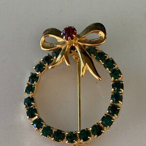 Christmas Wreath Pin